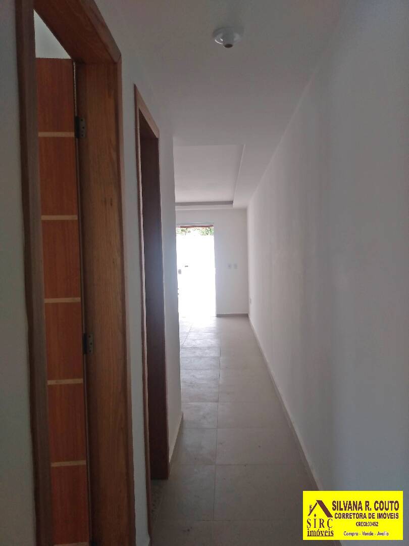 Casa à venda com 2 quartos, 220m² - Foto 5